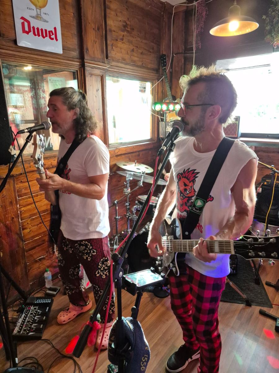 1 Junio 2025 - 18:00h - SHAMELESS (Carrer Esportista Juan Matos, 4) - ¡Empezamos!